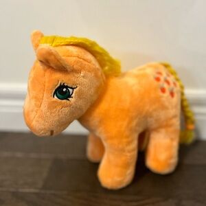 My little Pony 
Hasbro Applejack
My Little Pony Retro